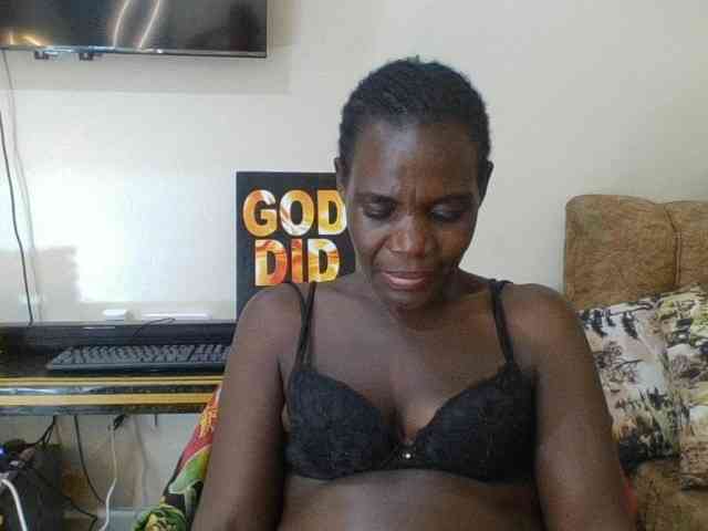 blaqqueen1 webcam