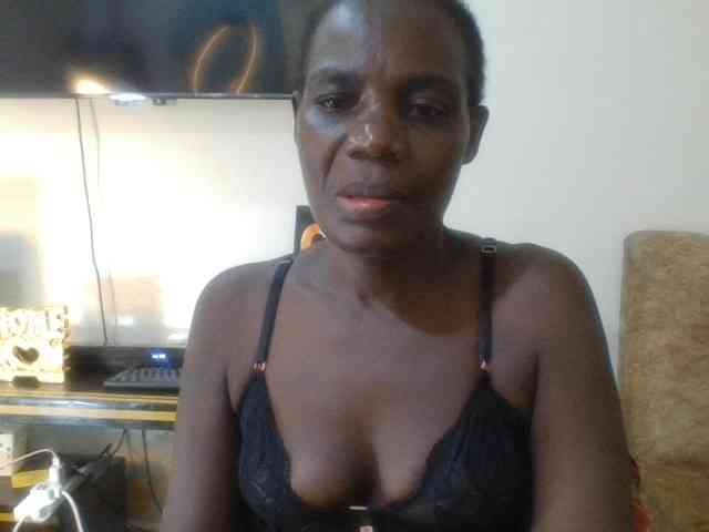 blaqqueen1 webcam