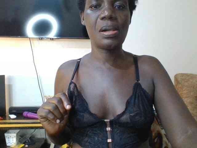 blaqqueen1 webcam