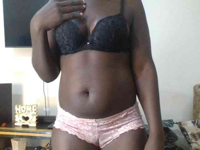 blaqqueen1 webcam