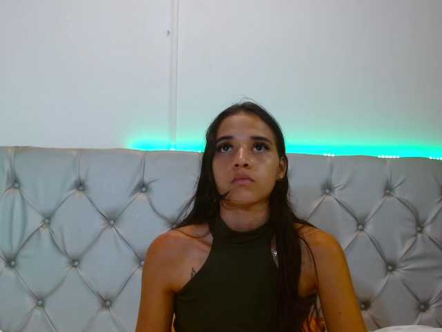 AmelieLaurent live cam on BongaCams