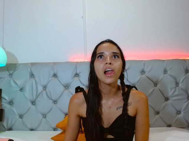 AmelieLaurent live cam on BongaCams
