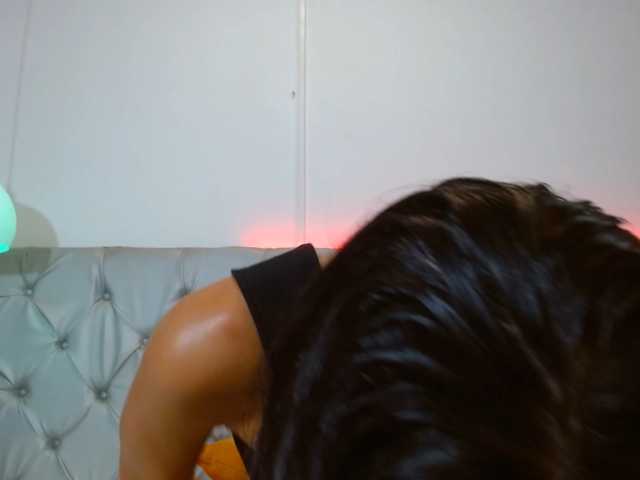 AmelieLaurent live cam on BongaCams