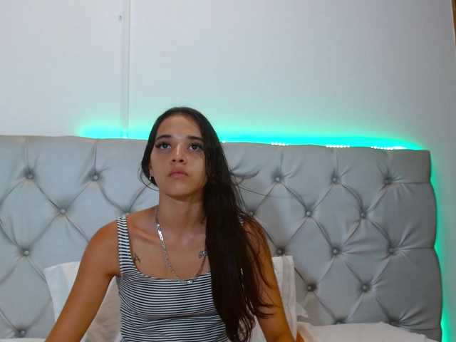 AmelieLaurent live cam on BongaCams