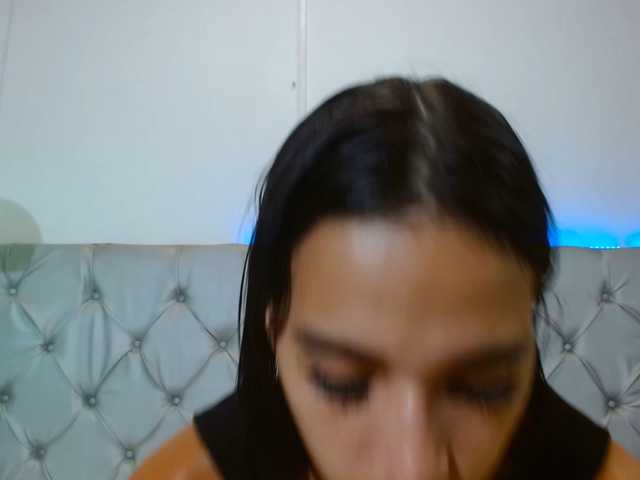 AmelieLaurent live cam on BongaCams