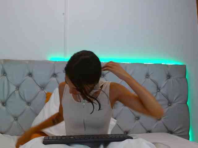 AmelieLaurent webcam