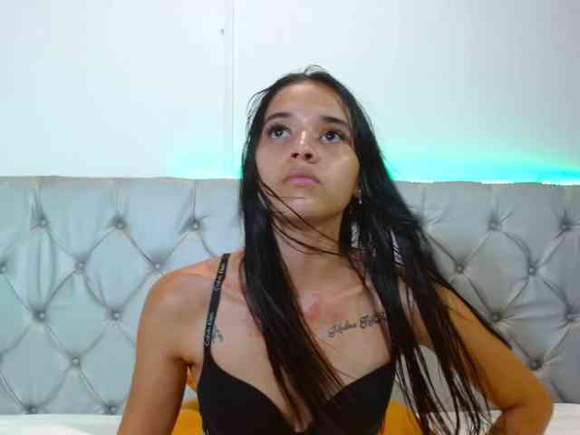 AmelieLaurent webcam