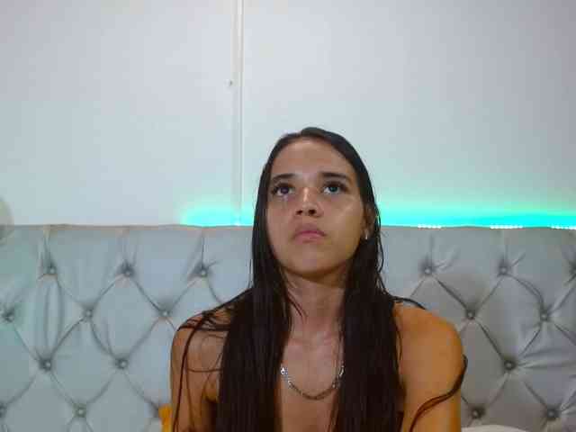 AmelieLaurent webcam