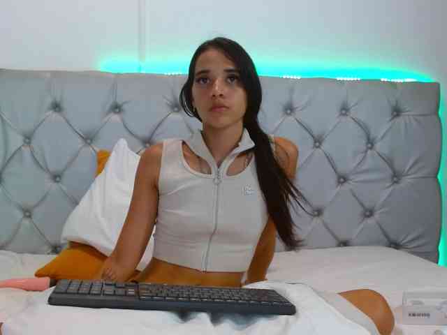 AmelieLaurent webcam