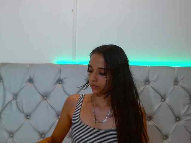 AmelieLaurent webcam