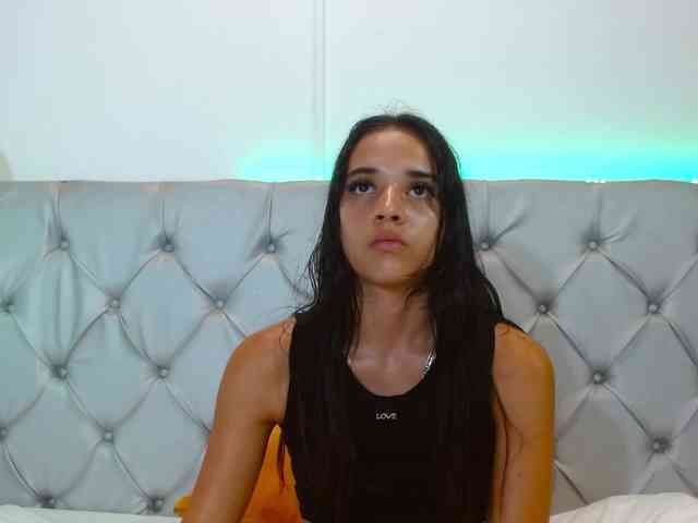 AmelieLaurent webcam