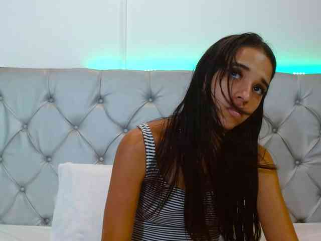 AmelieLaurent webcam