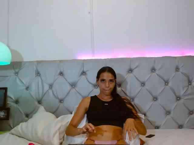 AmelieLaurent webcam