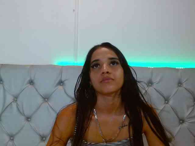 AmelieLaurent webcam