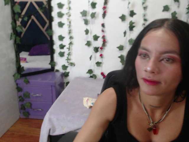 Valeria-Chavez live cam on BongaCams