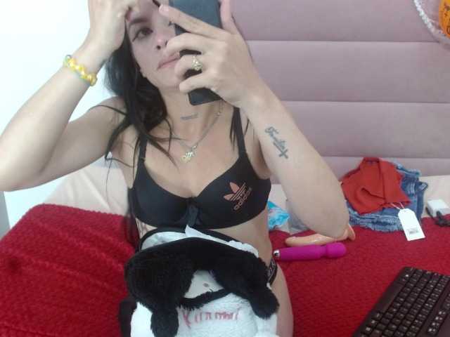 Valeria-Chavez live cam on BongaCams
