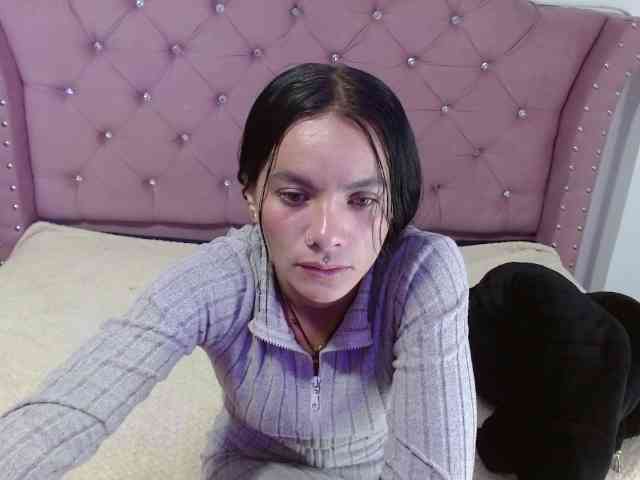 Valeria-chavez's cam show statistics and live stream