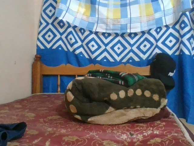 Charliepoco live cam on BongaCams