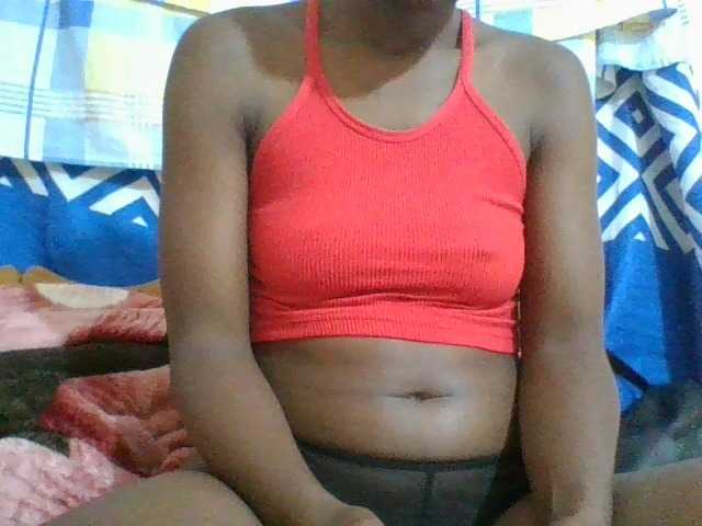 Charliepoco live cam on BongaCams