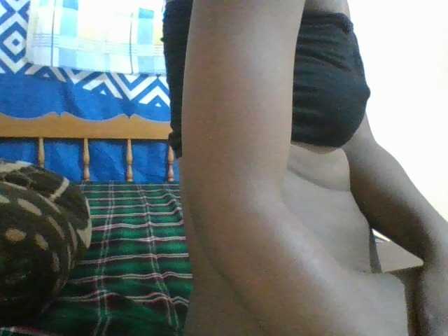 Charliepoco live cam on BongaCams