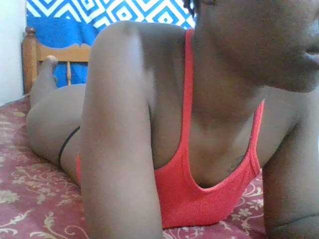 Charliepoco live cam on BongaCams