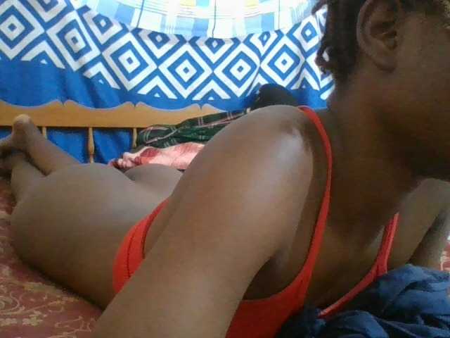 Charliepoco live cam on BongaCams