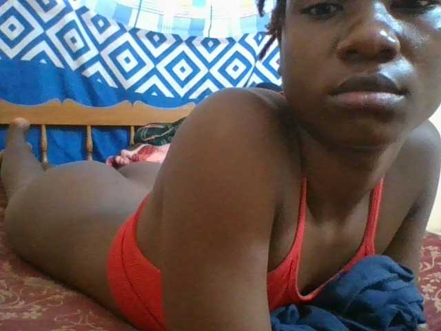 Charliepoco live cam on BongaCams