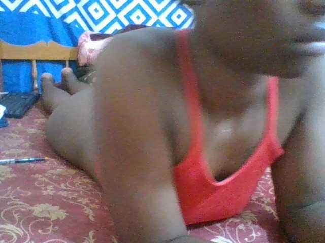 Charliepoco live cam on BongaCams