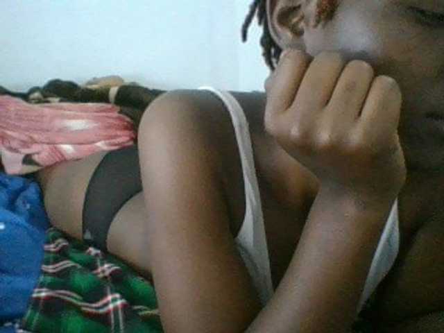 Charliepoco live cam on BongaCams