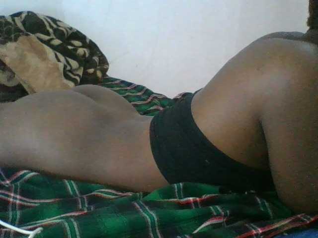Charliepoco live cam on BongaCams