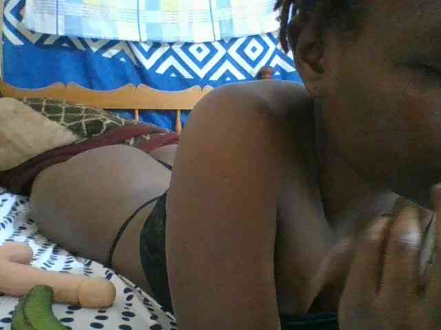 Charliepoco webcam