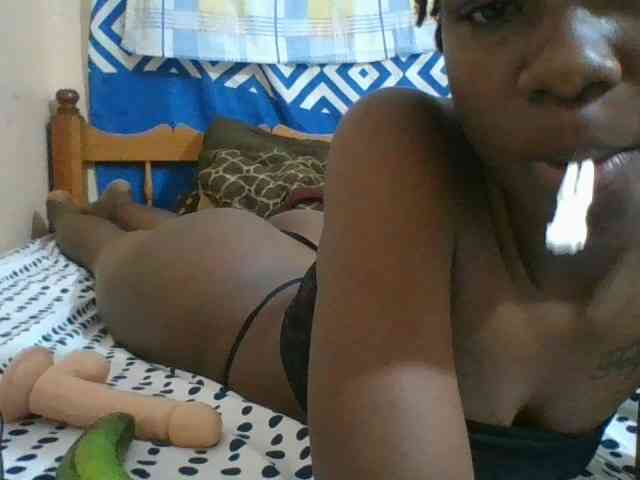 Charliepoco webcam