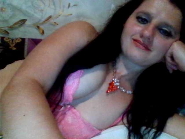 strawbery654 live cam on BongaCams