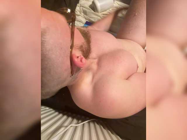BootyliciousBigDick live cam preview