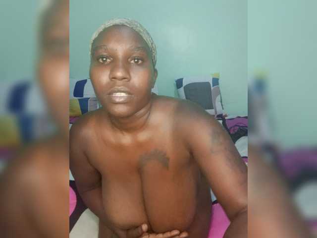 pearlmsen1 live cam on BongaCams