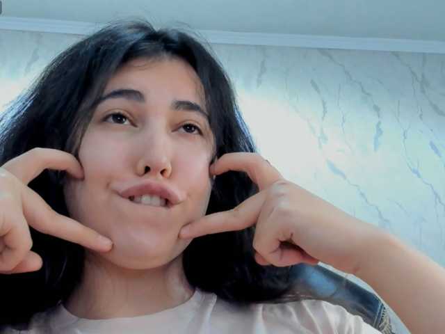 diaralan live cam on BongaCams