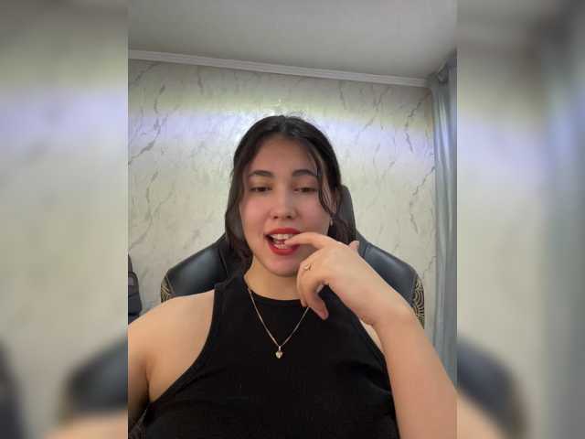 diaralan live cam on BongaCams