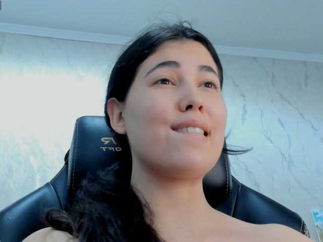 diaralan, en directo ahora en BongaCams