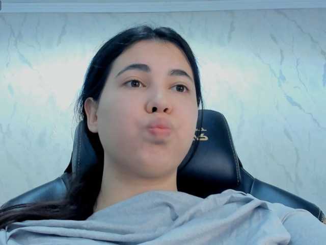 diaralan live cam on BongaCams
