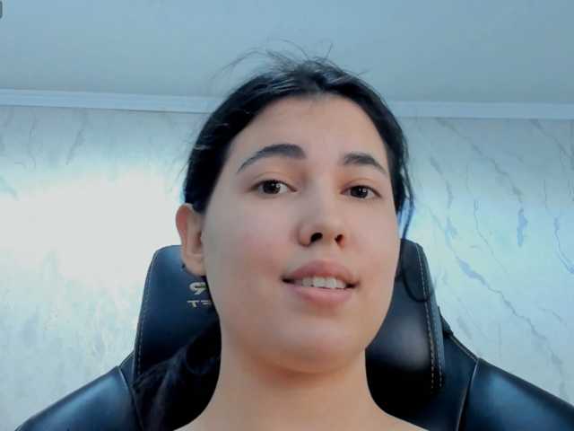 diaralan live cam on BongaCams