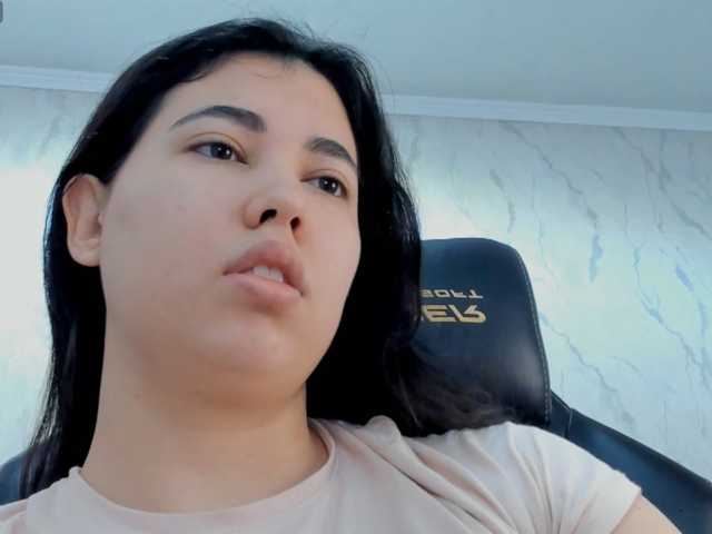 diaralan live cam on BongaCams