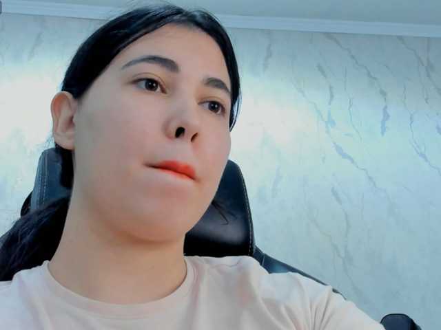 diaralan live cam on BongaCams