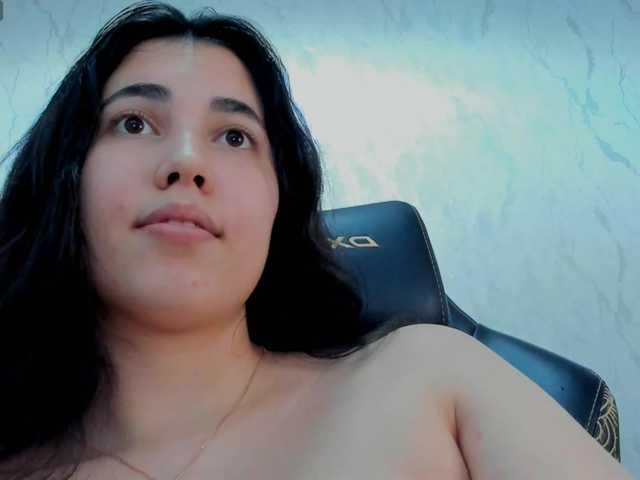 diaralan live cam on BongaCams
