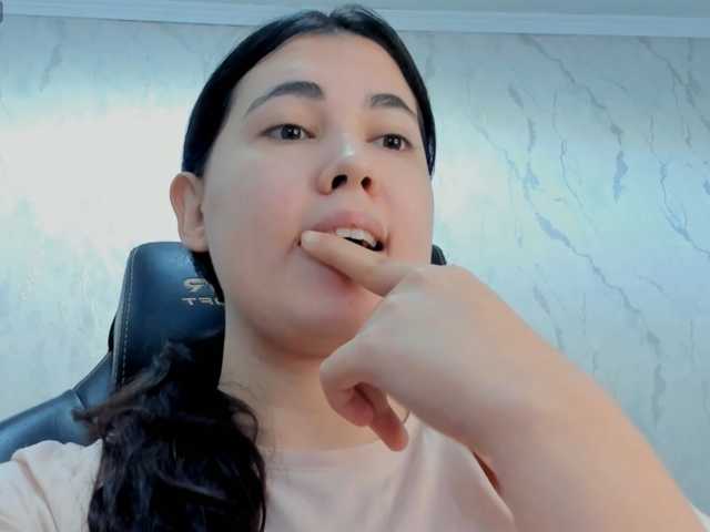 diaralan, live now on BongaCams