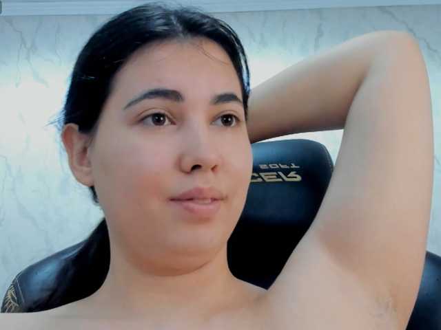 diaralan live cam on BongaCams