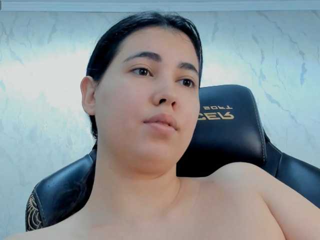diaralan live cam on BongaCams