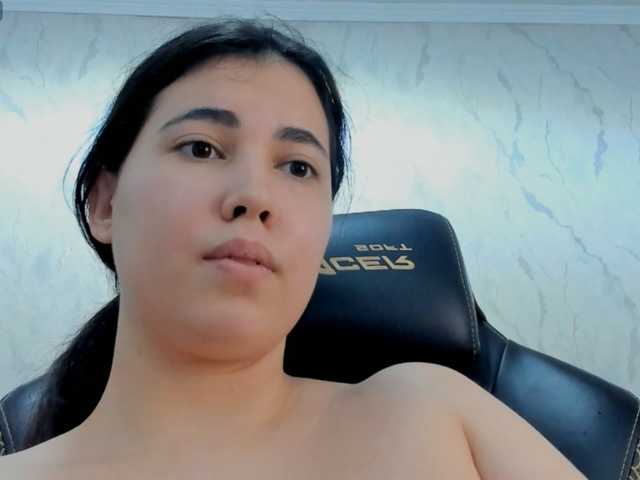 diaralan live cam on BongaCams