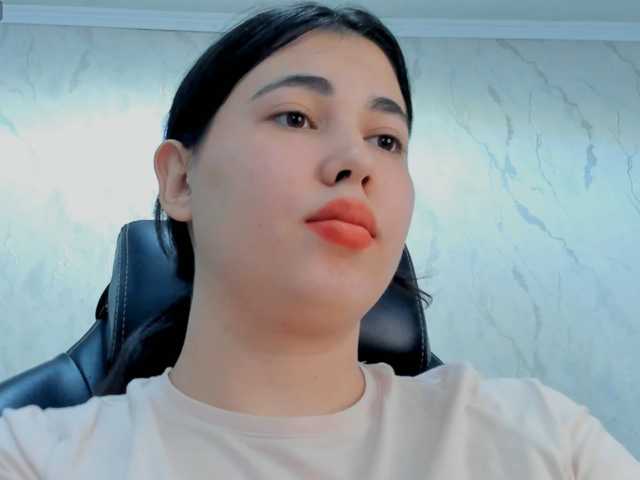 diaralan, en directo ahora en BongaCams