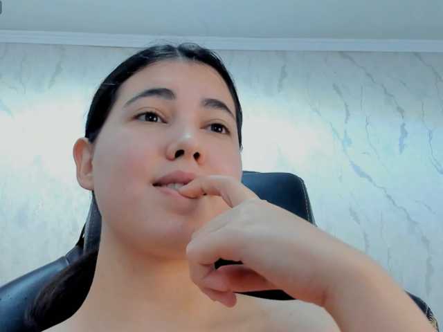 diaralan live cam on BongaCams