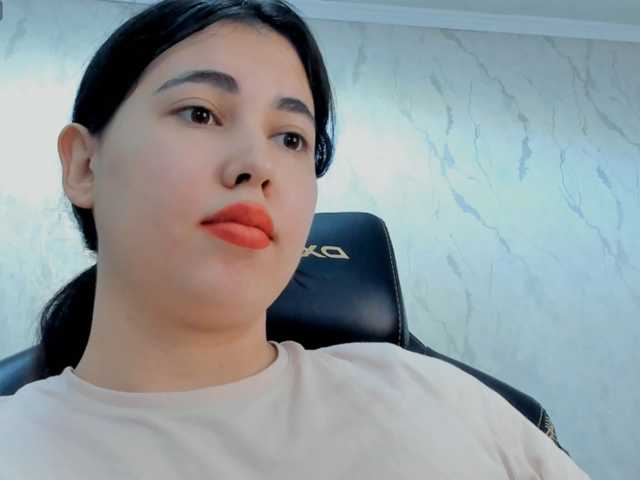 diaralan, live now on BongaCams